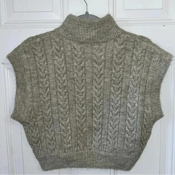 CRESCENT NWT XS Gray Cable Knit Mock Sweater - Picture 4 of 7